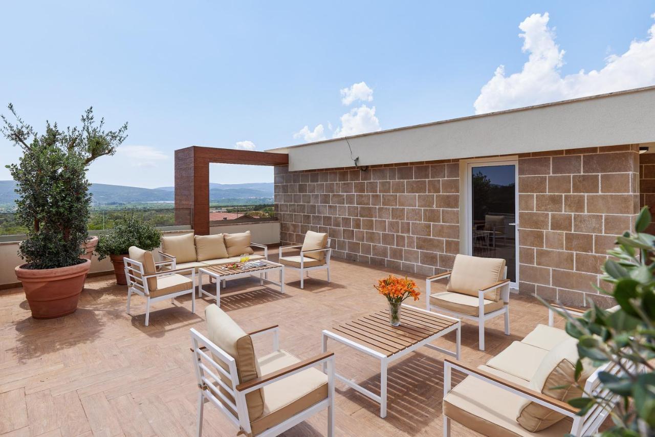Rooftop * Cattaro