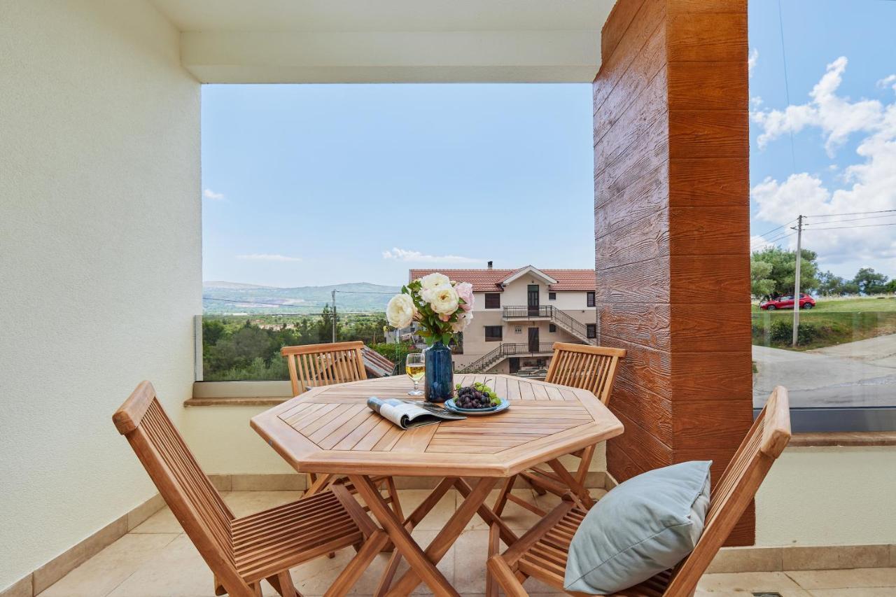 Rooftop Apartment *