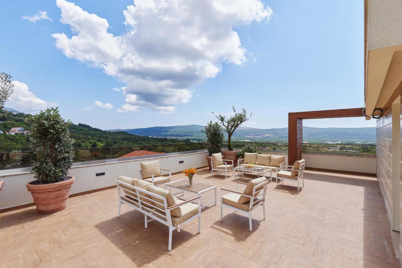 Apartment Rooftop *